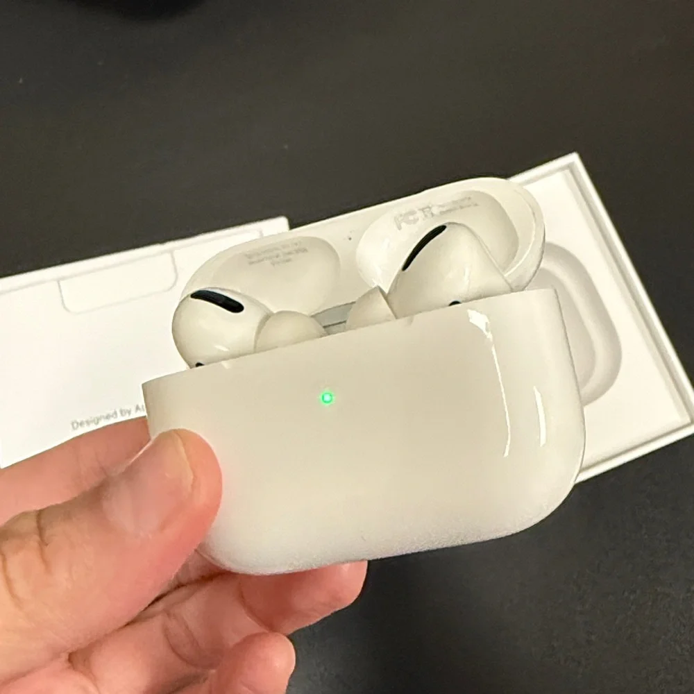 AirPods Pro with wireless Charging Case